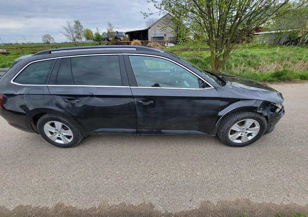 Skoda Superb cena 31500 przebieg: 259500, rok produkcji 2016 z Augustów małe 497